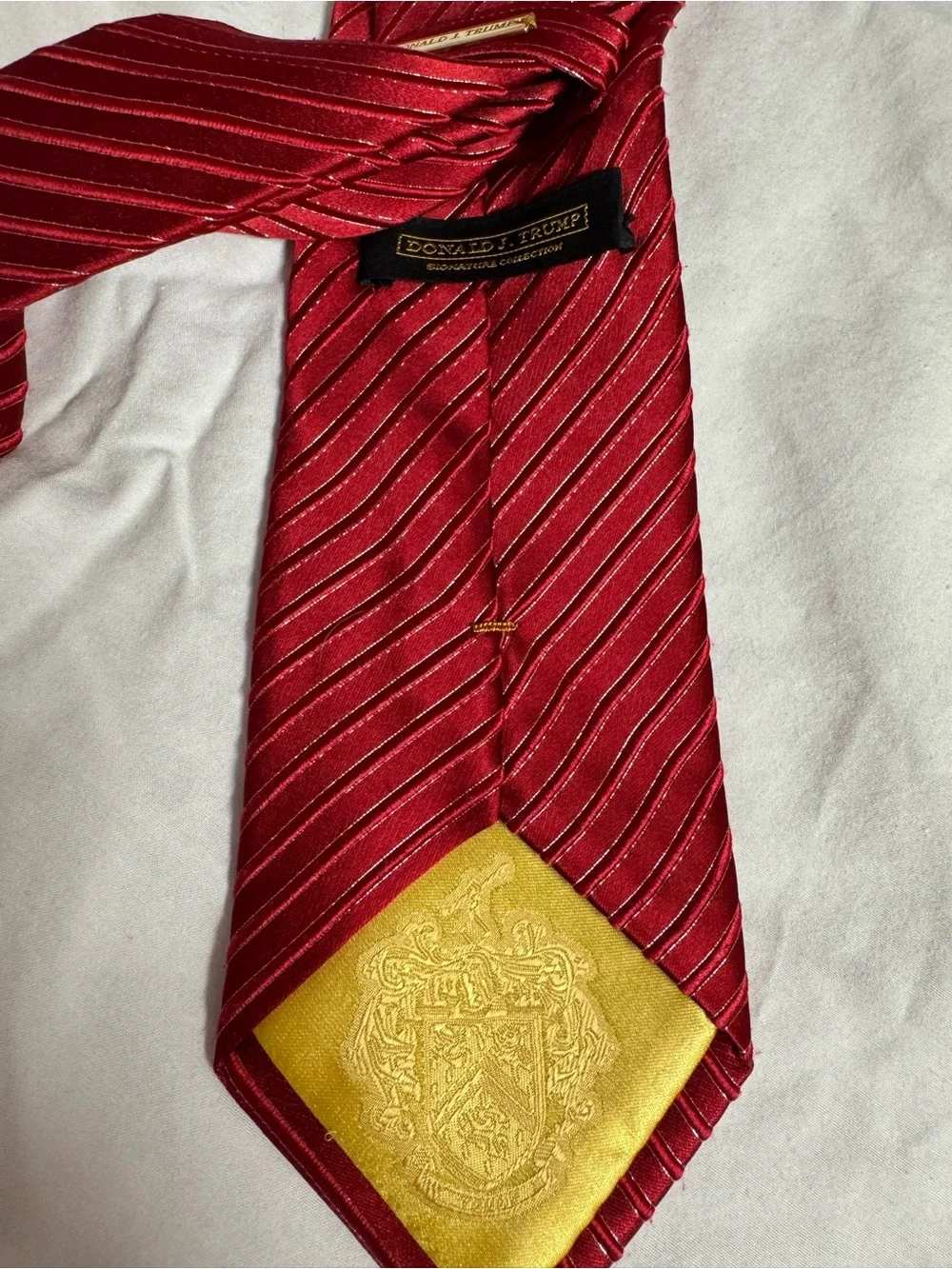 Men's Red Diagonal Stripe Tie - Sleek Formal Accessory